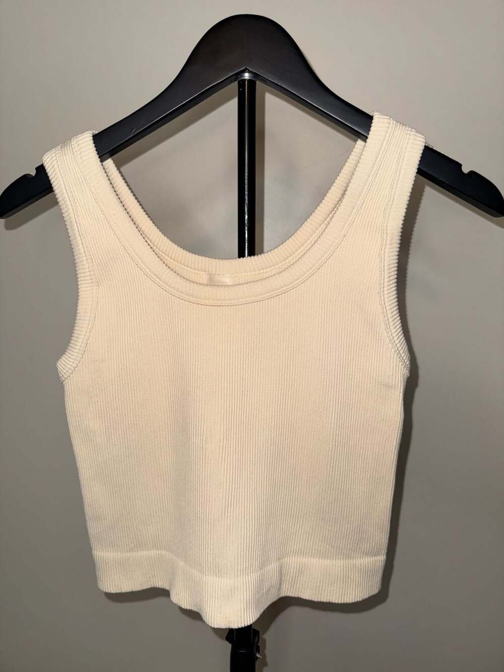 LoveCharm Ribbed Crop Tank To size-M/L